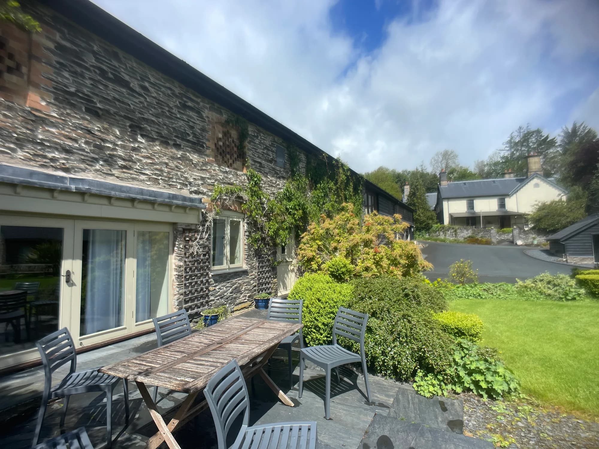 Garth Barns & Country House approach and grounds, Powys